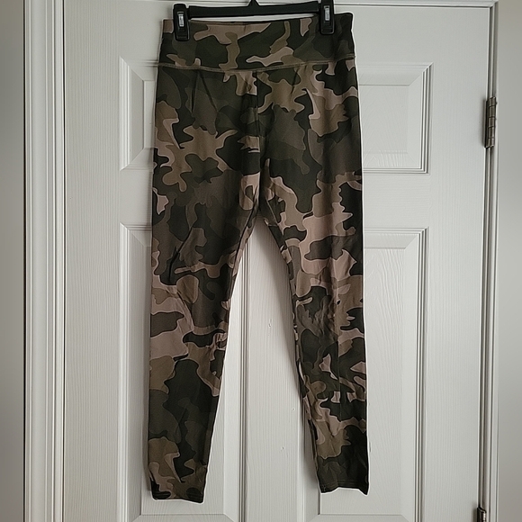 NWOT Wild Fable Camo Leggings - Picture 1 of 10